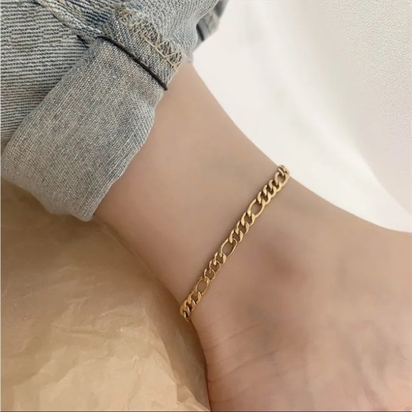 New 18k Gold Plated Figaro Chain Ankle Bracelet Anklet - Picture 2 of 8